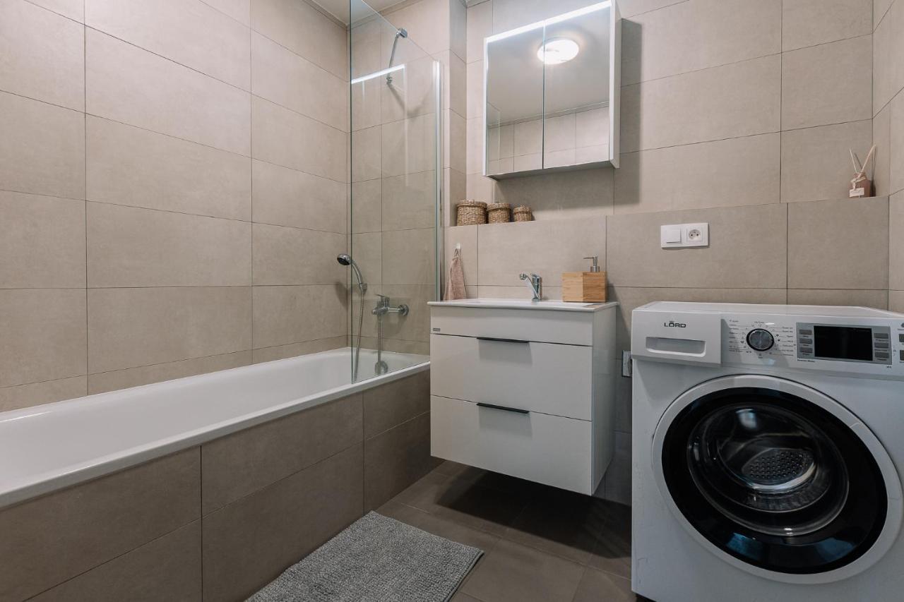 Skau 1 Old Town Family & Business Apartment Free Parking Bratislava Extérieur photo