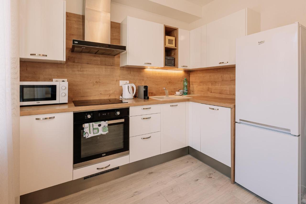Skau 1 Old Town Family & Business Apartment Free Parking Bratislava Extérieur photo