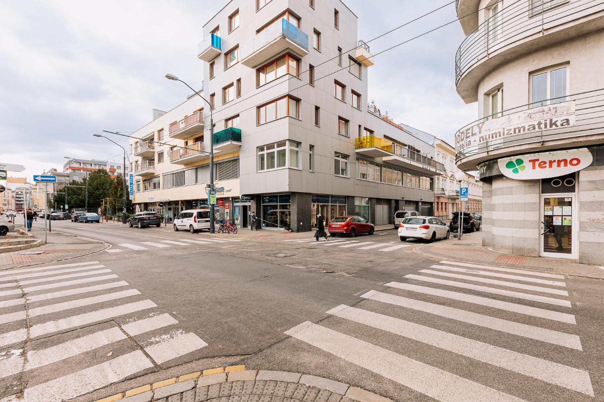 Skau 1 Old Town Family & Business Apartment Free Parking Bratislava Extérieur photo