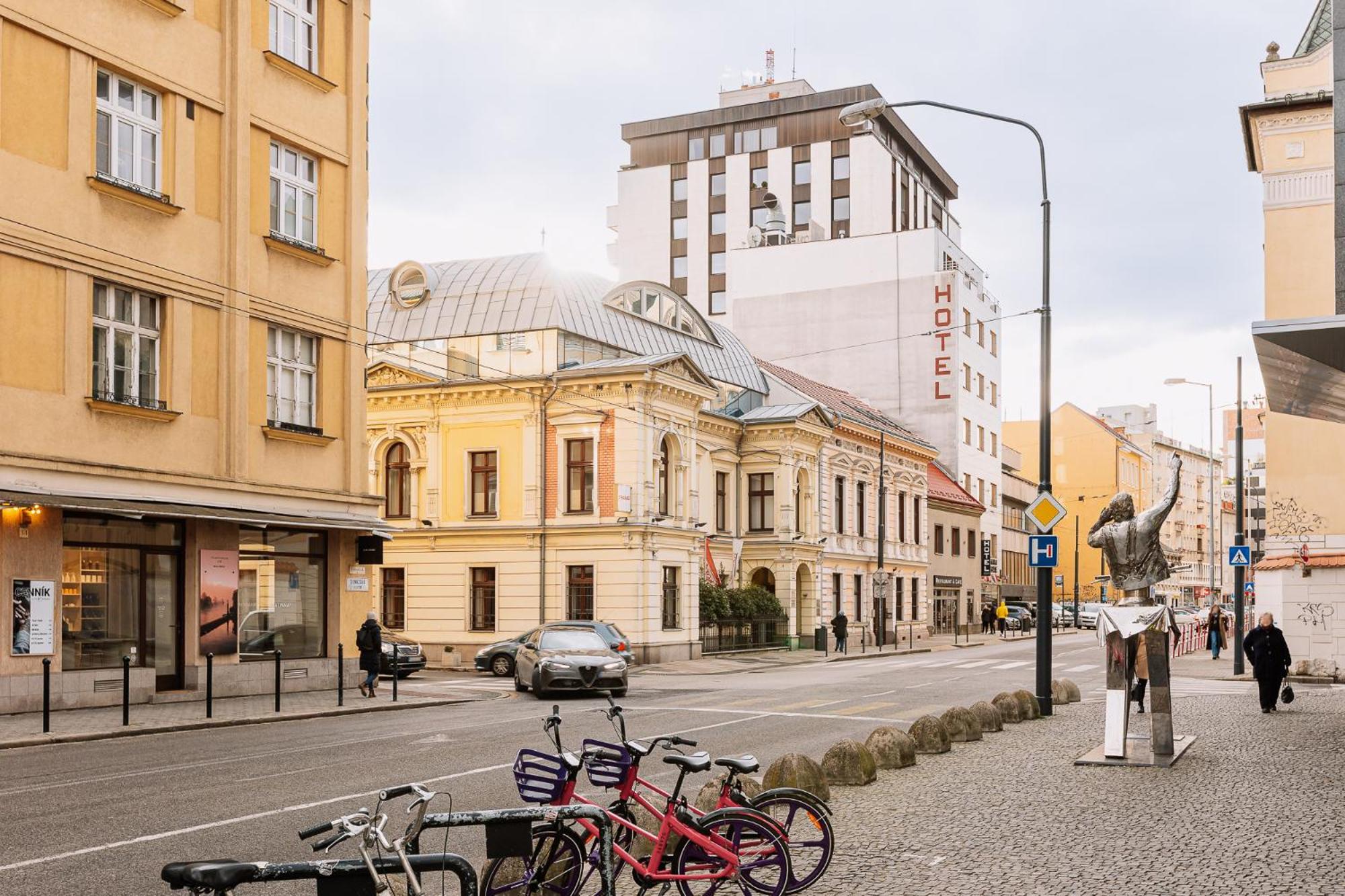 Skau 1 Old Town Family & Business Apartment Free Parking Bratislava Extérieur photo